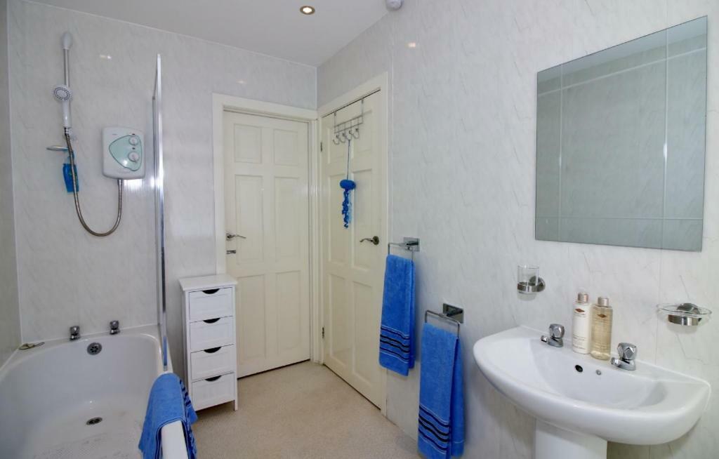 The Coach House Apartment Литам-Сент-Эннс Экстерьер фото